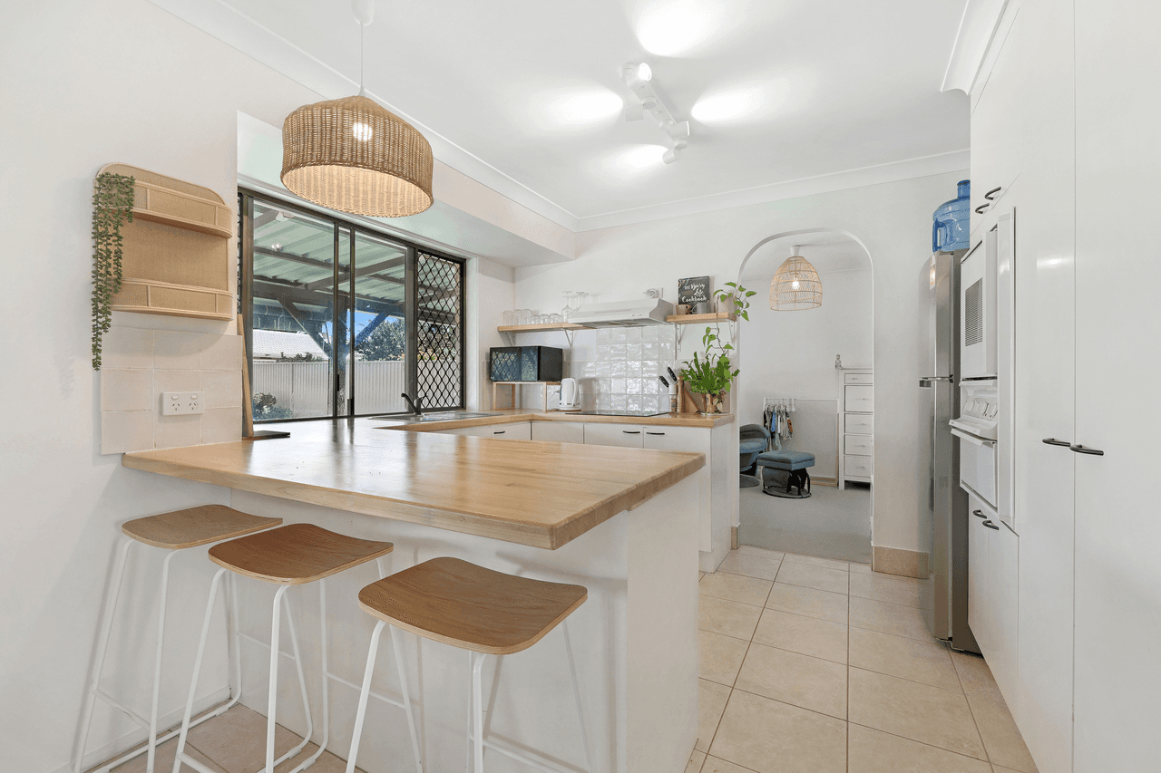 83 Ironbark Street, ELANORA, QLD 4221