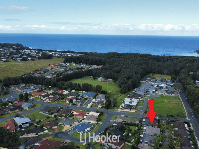 8/2 James Foster Drive, HALLIDAYS POINT, NSW 2430