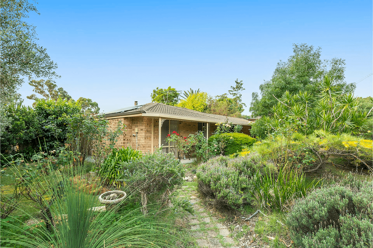 7 Wood Court, LESMURDIE, WA 6076