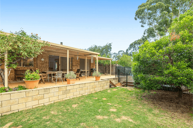 7 Wood Court, LESMURDIE, WA 6076