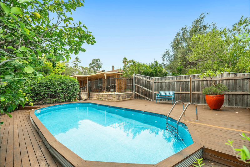 7 Wood Court, LESMURDIE, WA 6076