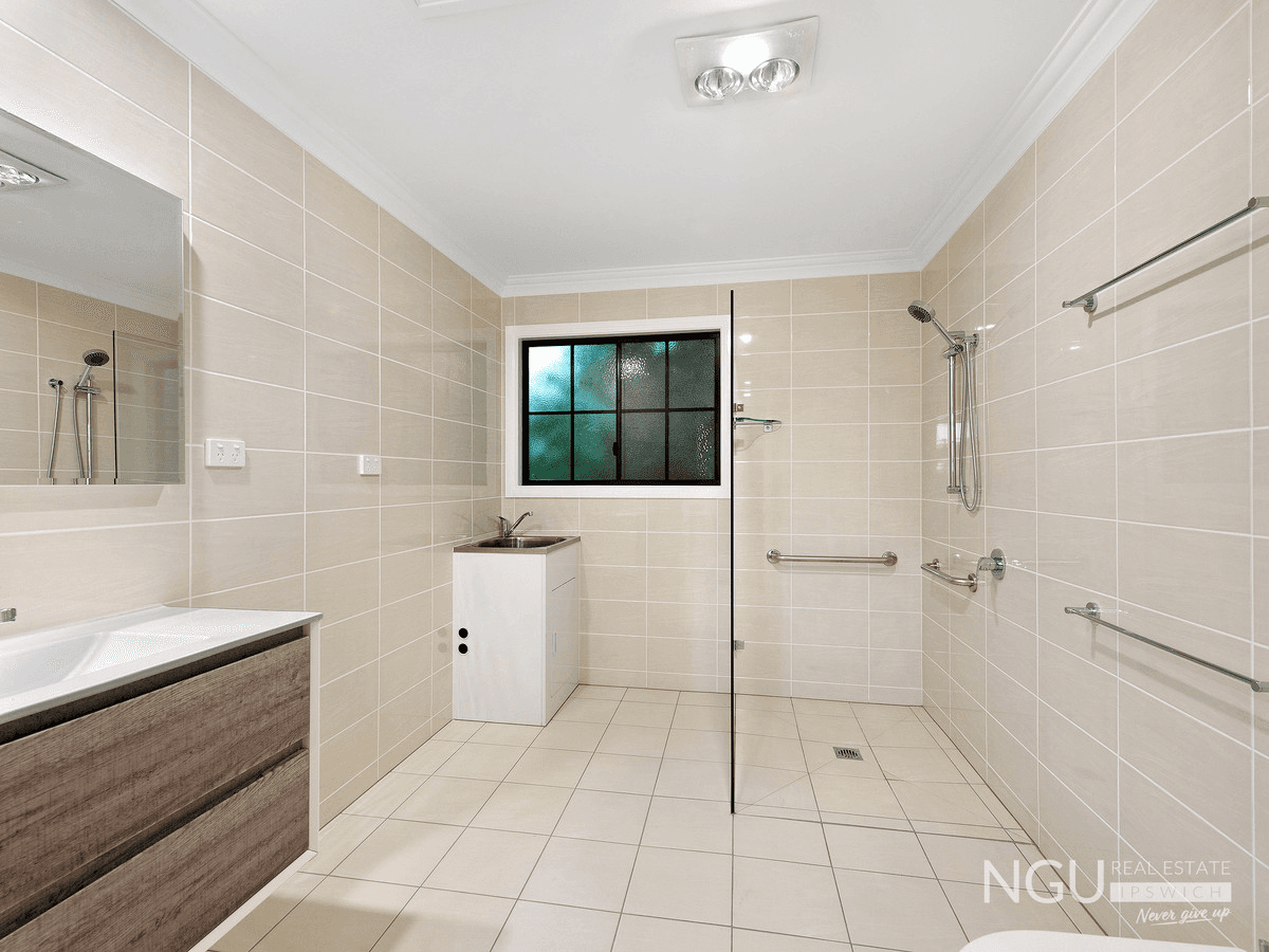 1A Griffith Road, Eastern Heights, QLD 4305
