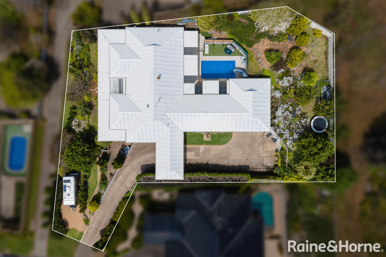 3 Gordon Close, KOORINGAL, NSW 2650