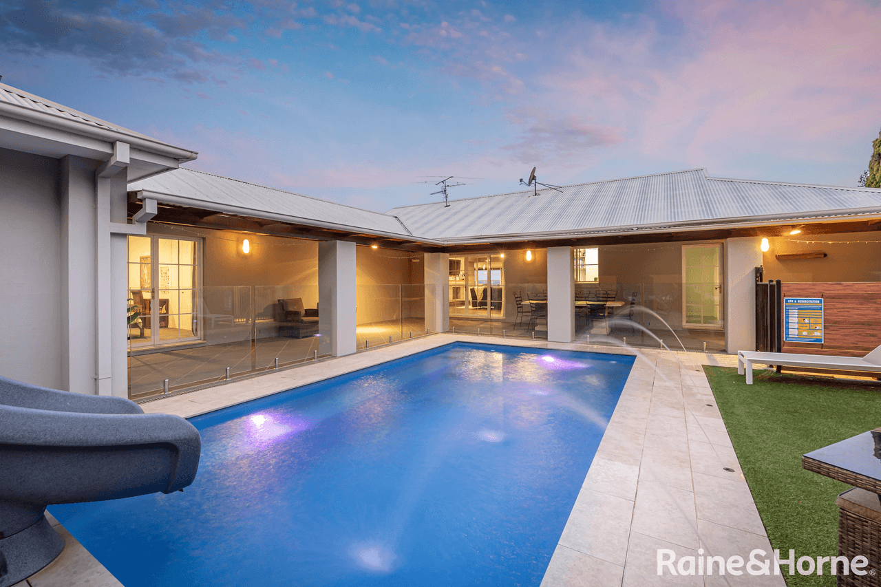 3 Gordon Close, KOORINGAL, NSW 2650