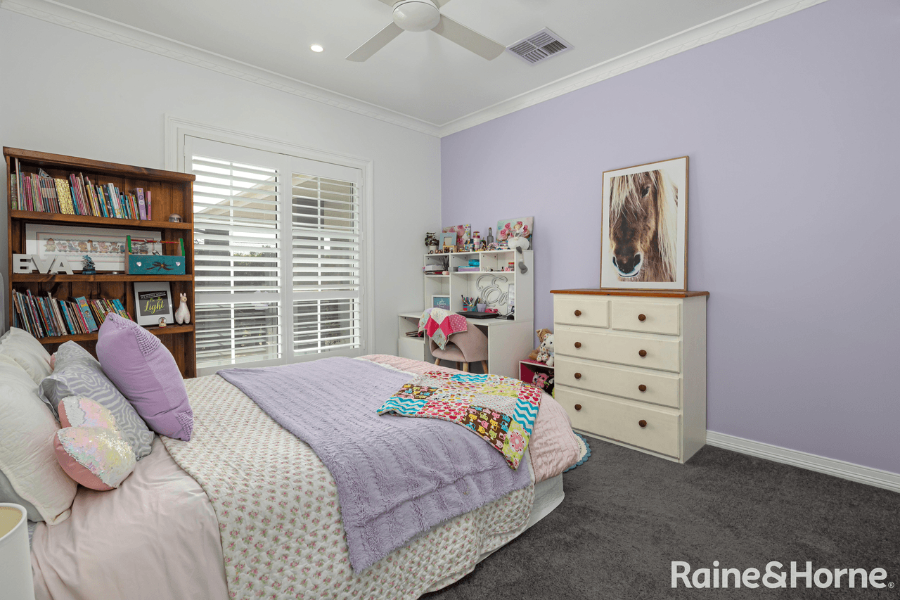 3 Gordon Close, KOORINGAL, NSW 2650