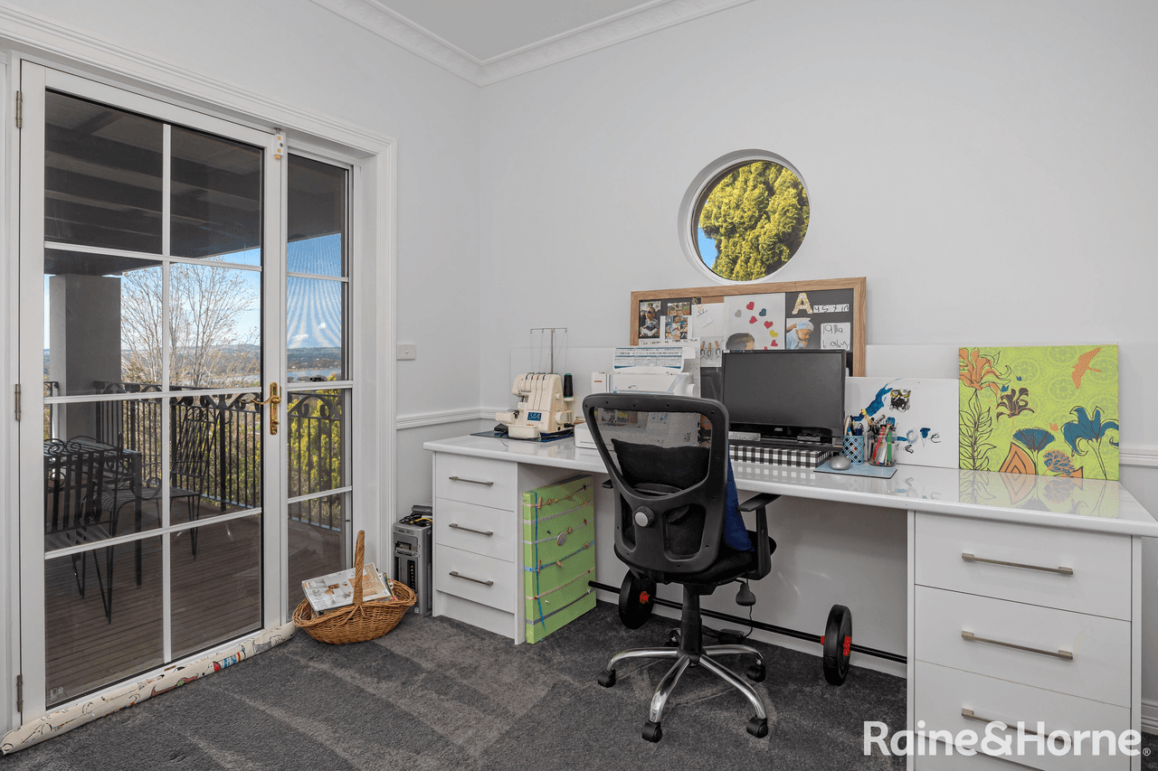 3 Gordon Close, KOORINGAL, NSW 2650