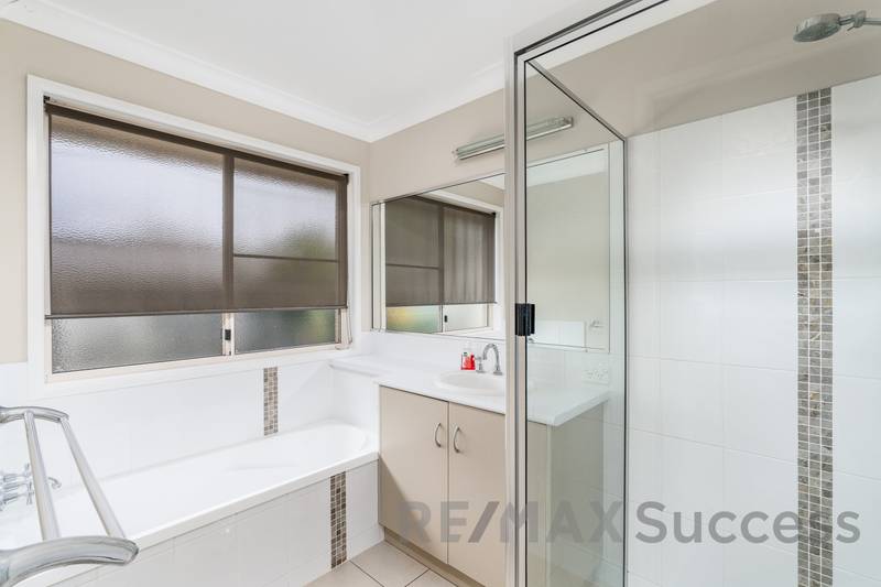 2 Walls Drive, KEARNEYS SPRING, QLD 4350