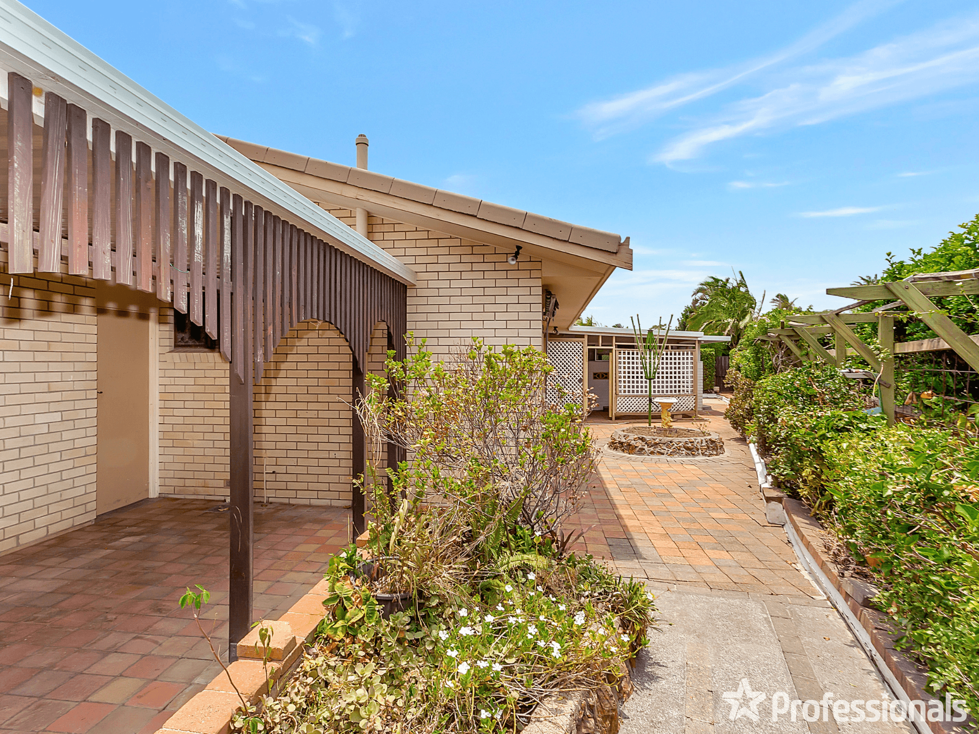 28 Eagle Avenue, BURLEIGH WATERS, QLD 4220