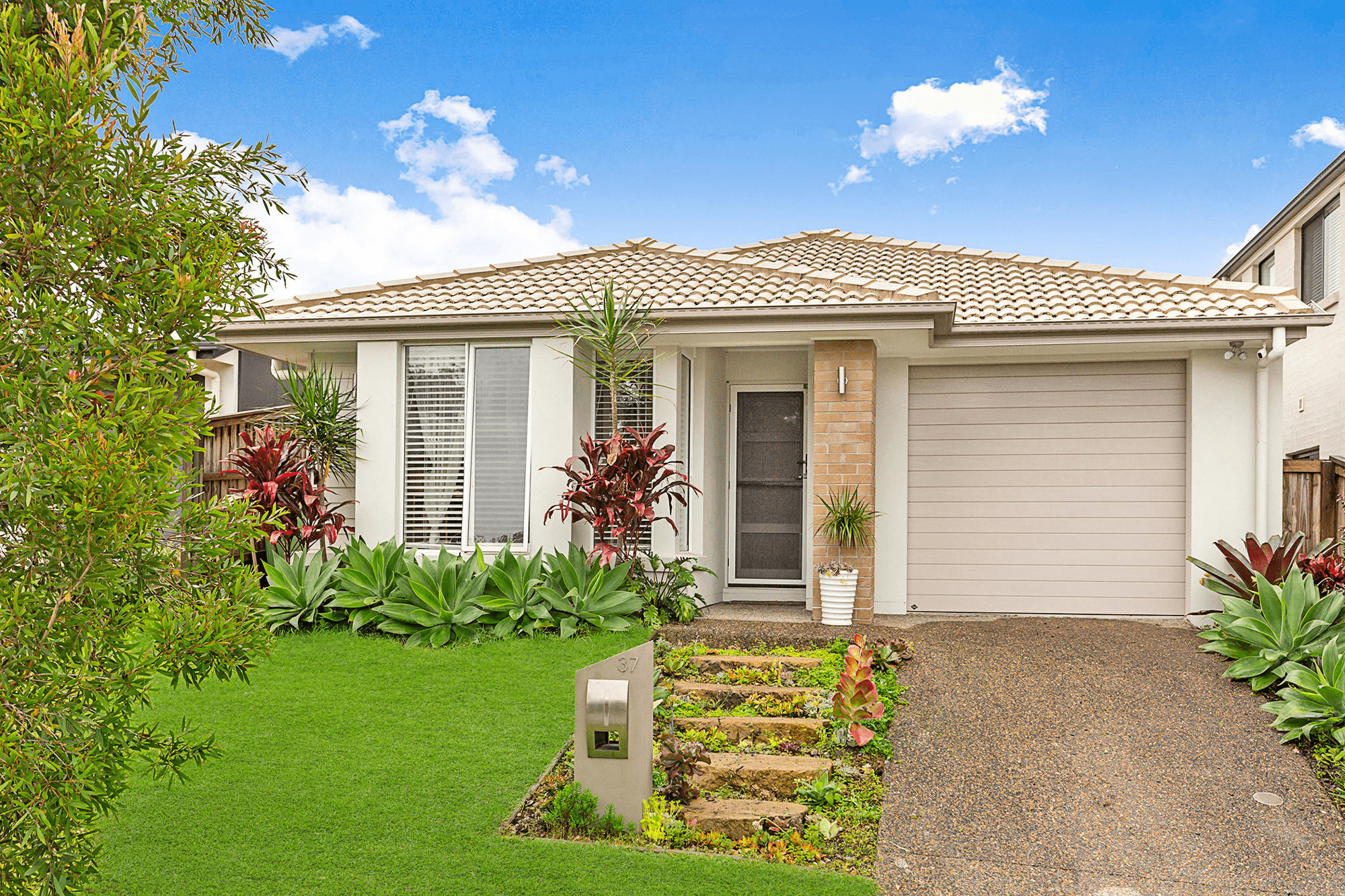 37 McMonagle Crescent, BELLBIRD PARK, QLD 4300