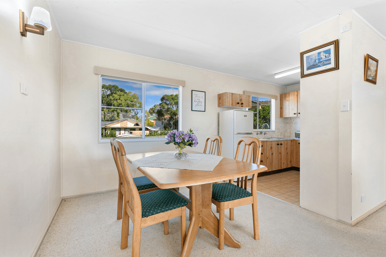 4 Curzon Avenue, BATEAU BAY, NSW 2261