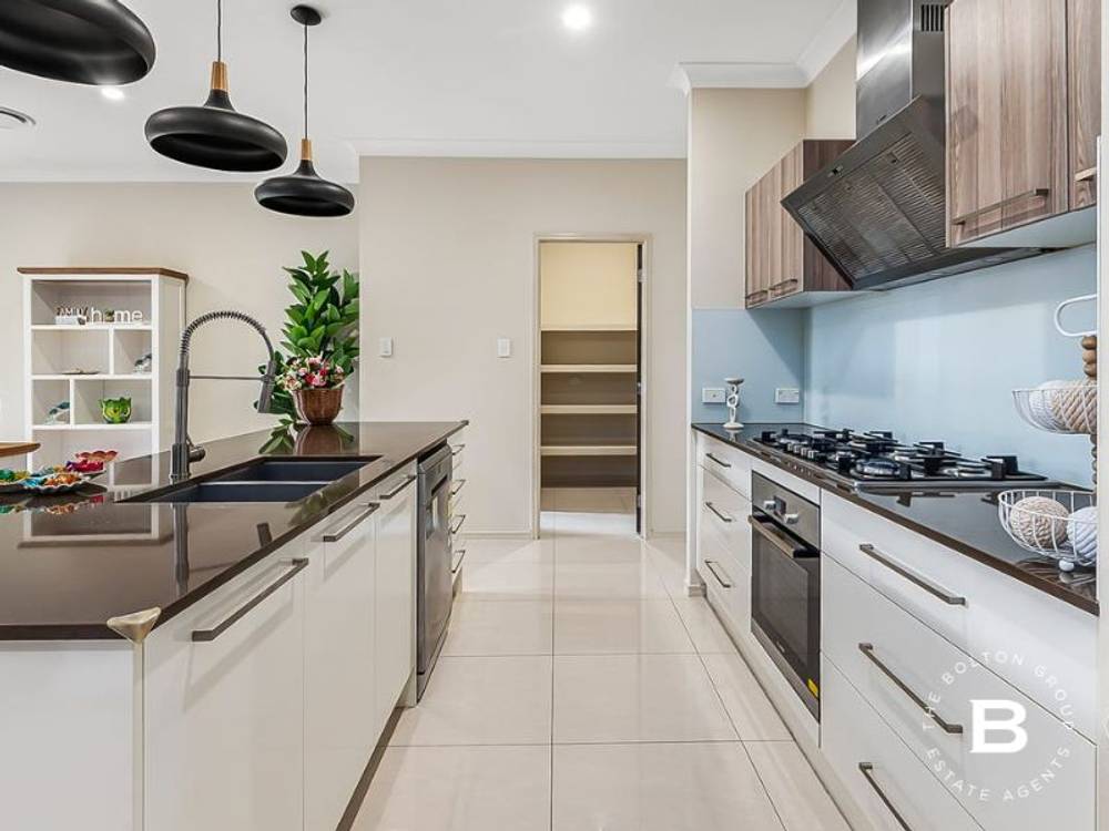 7 Kangaroo Crescent, Springfield Lakes, QLD 4300