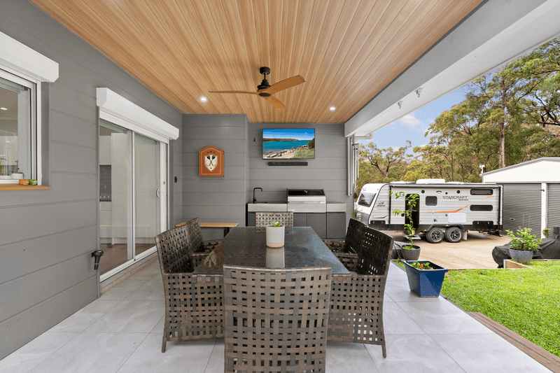 24 Beach Road, BALCOLYN, NSW 2264