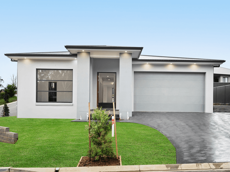 1 White Fig Drive, BERKELEY VALE, NSW 2261