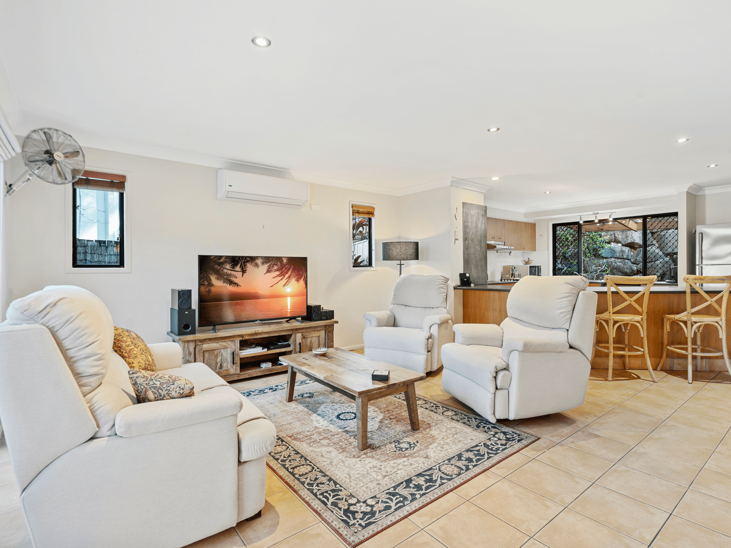 8/2 Karri Court, Burleigh Heads, QLD 4220