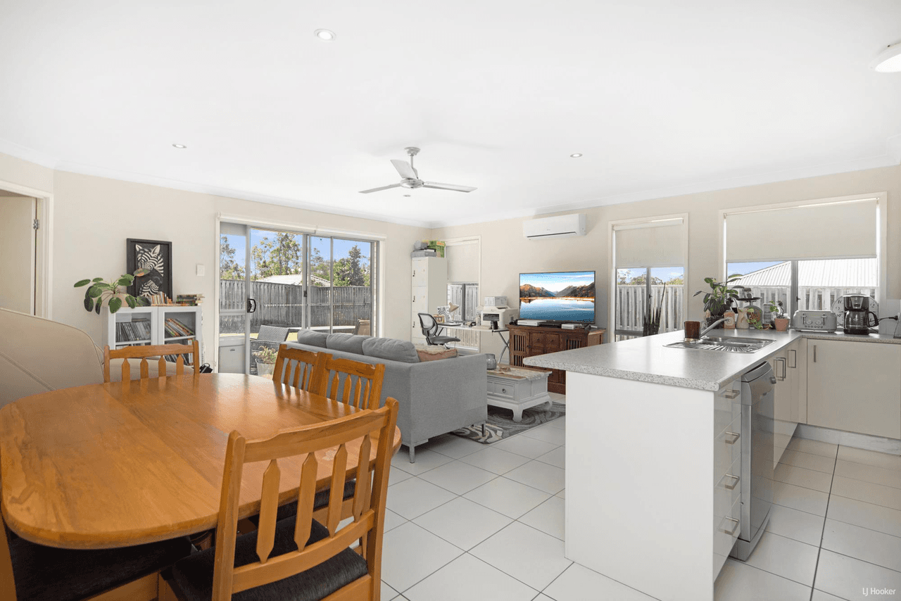 31 Goldenwood Crescent, FERNVALE, QLD 4306