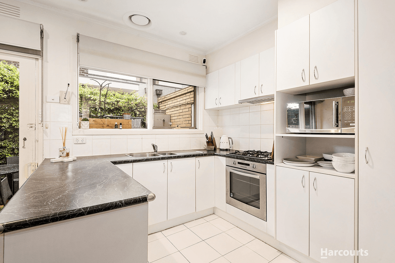 2/20 Wetherby Road, DONCASTER, VIC 3108