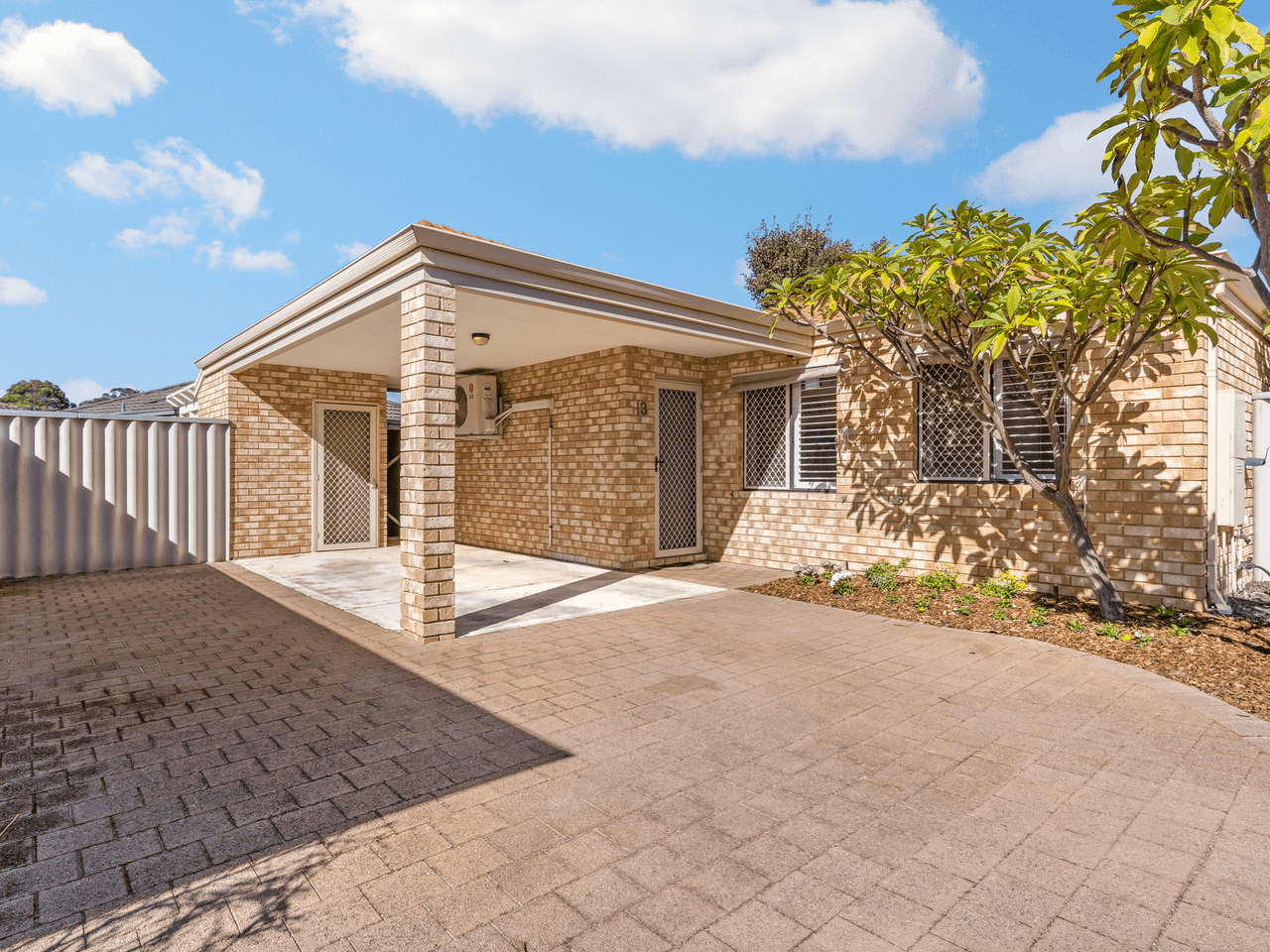 13/285-287 Wharf Street, QUEENS PARK, WA 6107