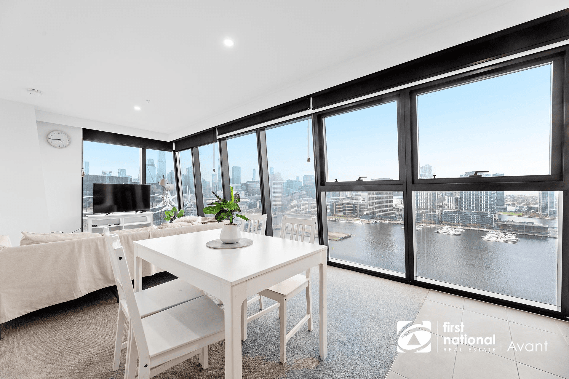 2113/8 Pearl River Road, DOCKLANDS, VIC 3008