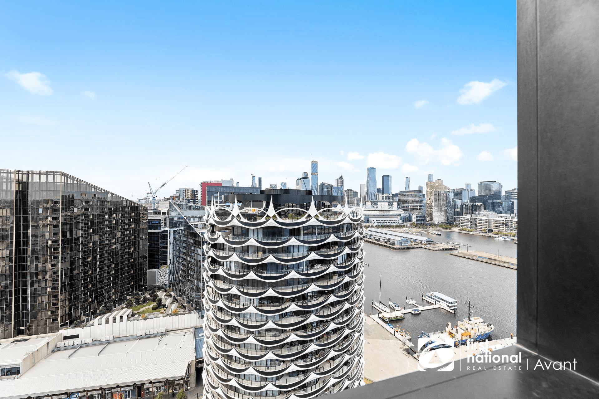 2113/8 Pearl River Road, DOCKLANDS, VIC 3008