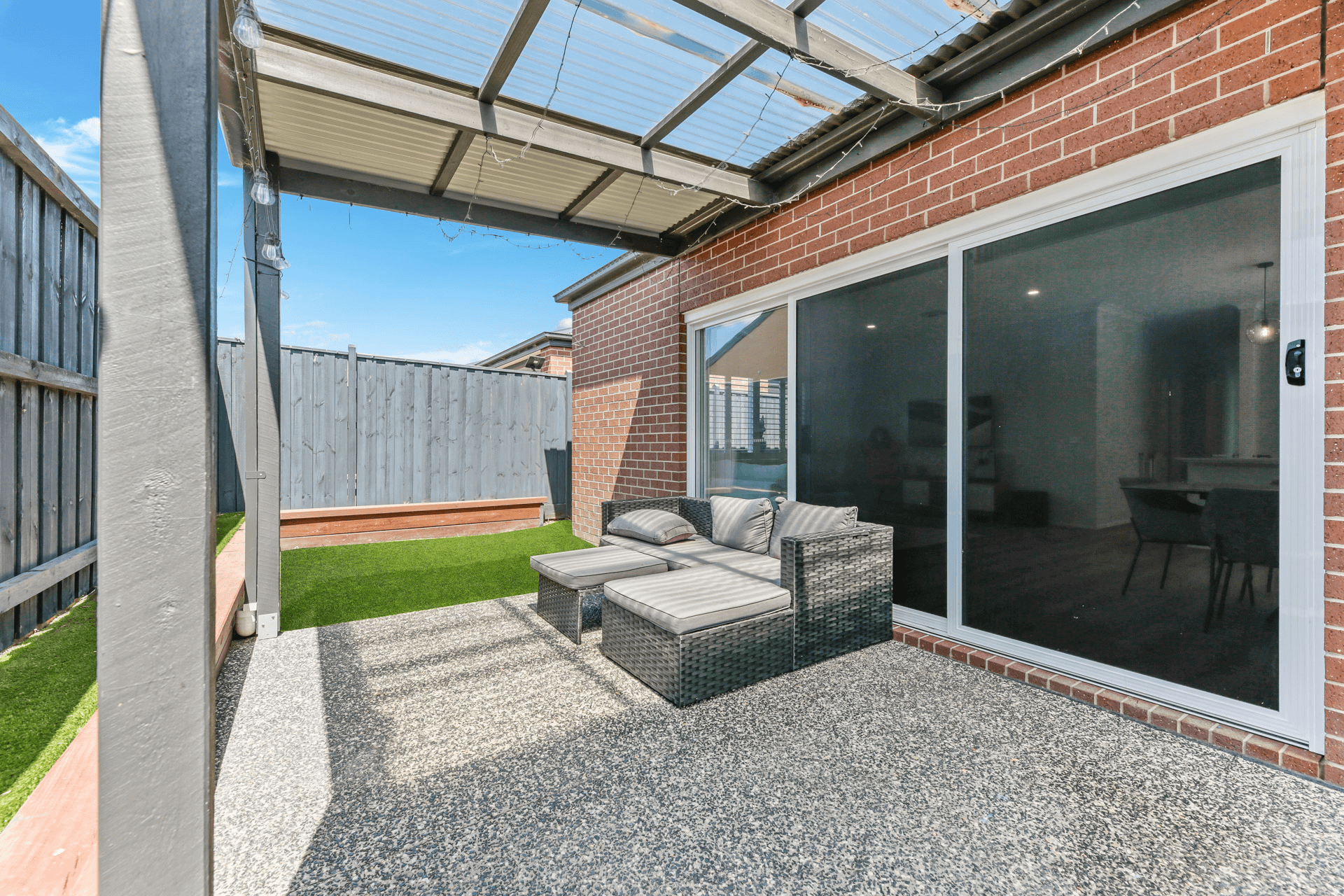 39 Dewhurst Circuit, CRANBOURNE EAST, VIC 3977