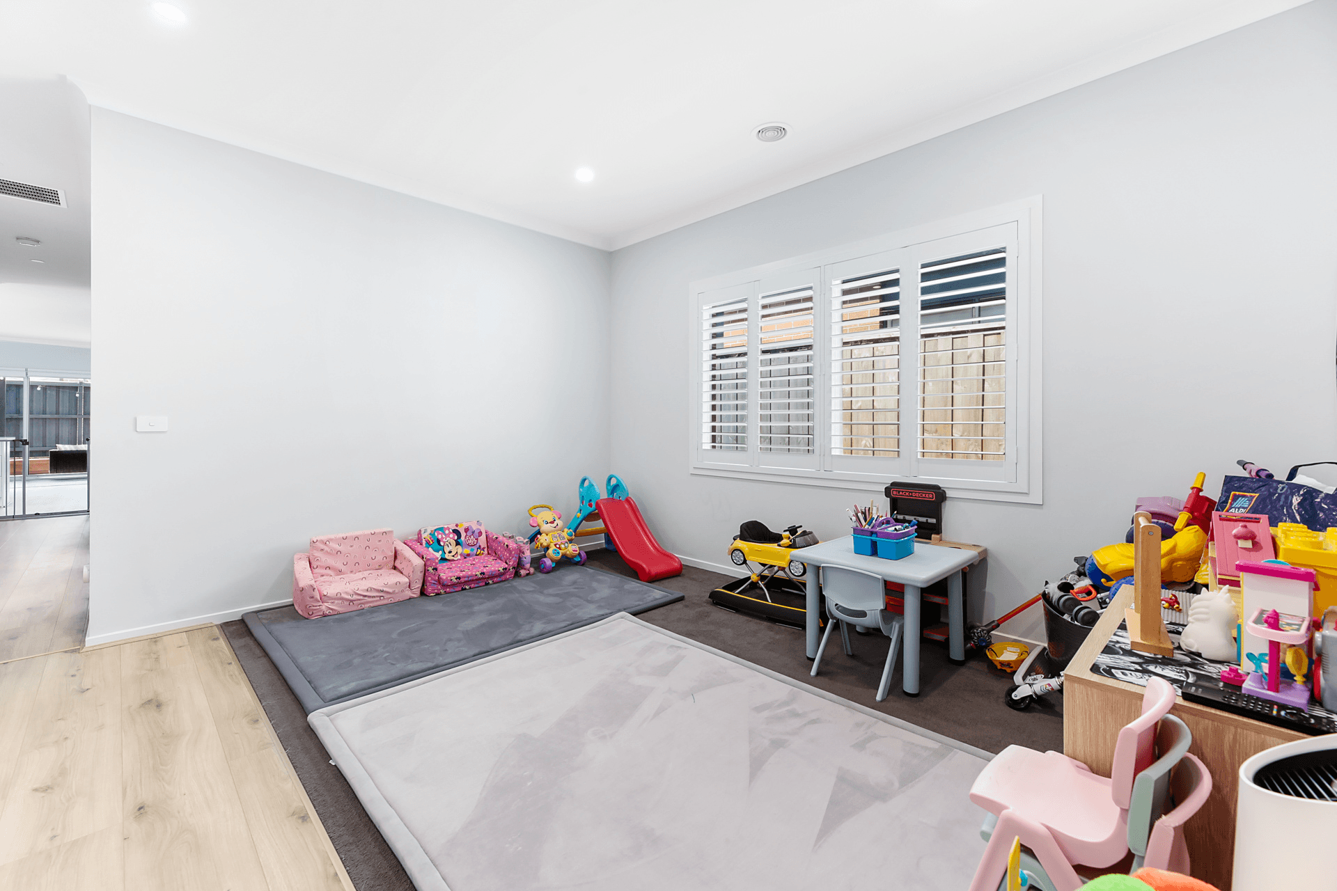 39 Dewhurst Circuit, CRANBOURNE EAST, VIC 3977