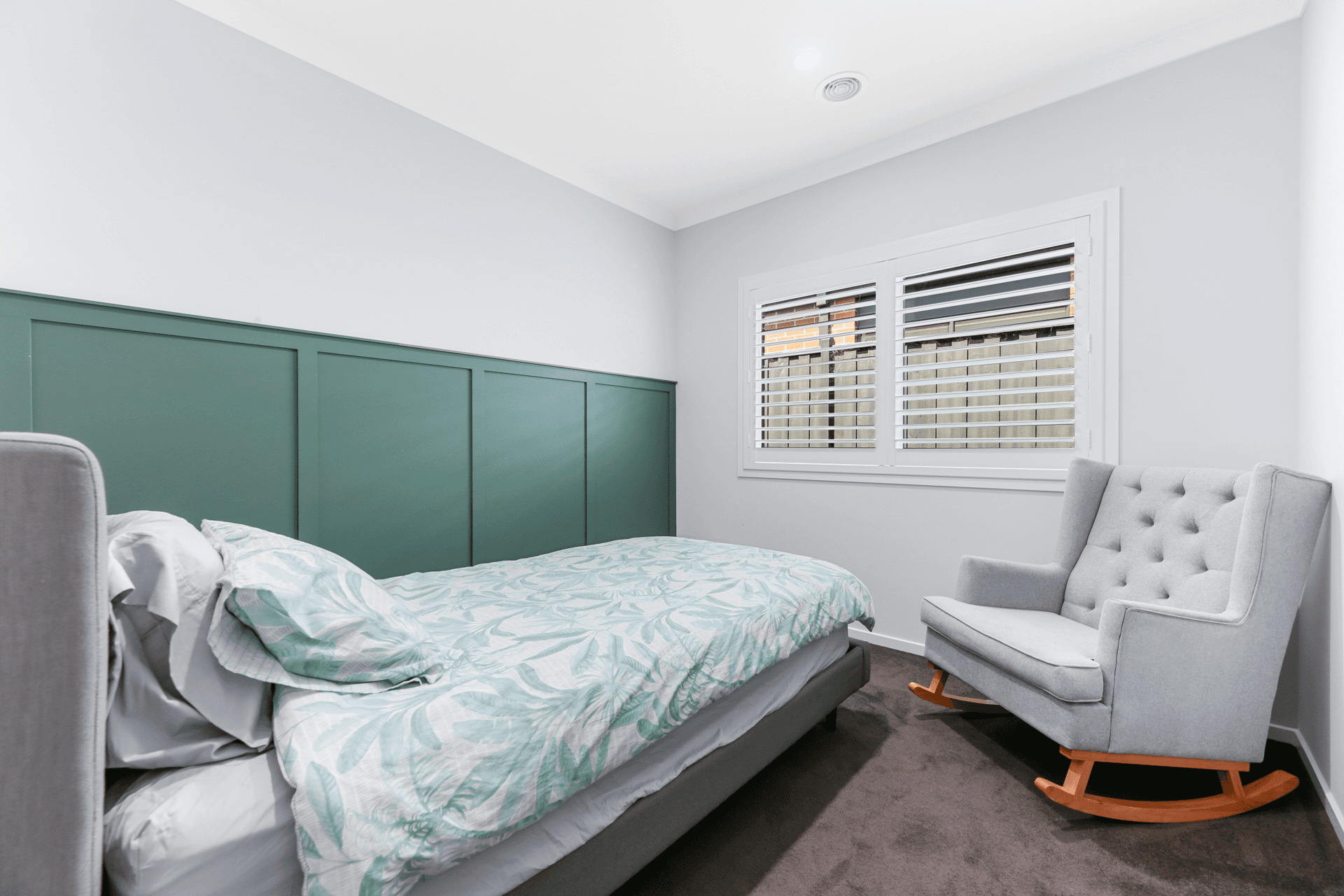 39 Dewhurst Circuit, CRANBOURNE EAST, VIC 3977