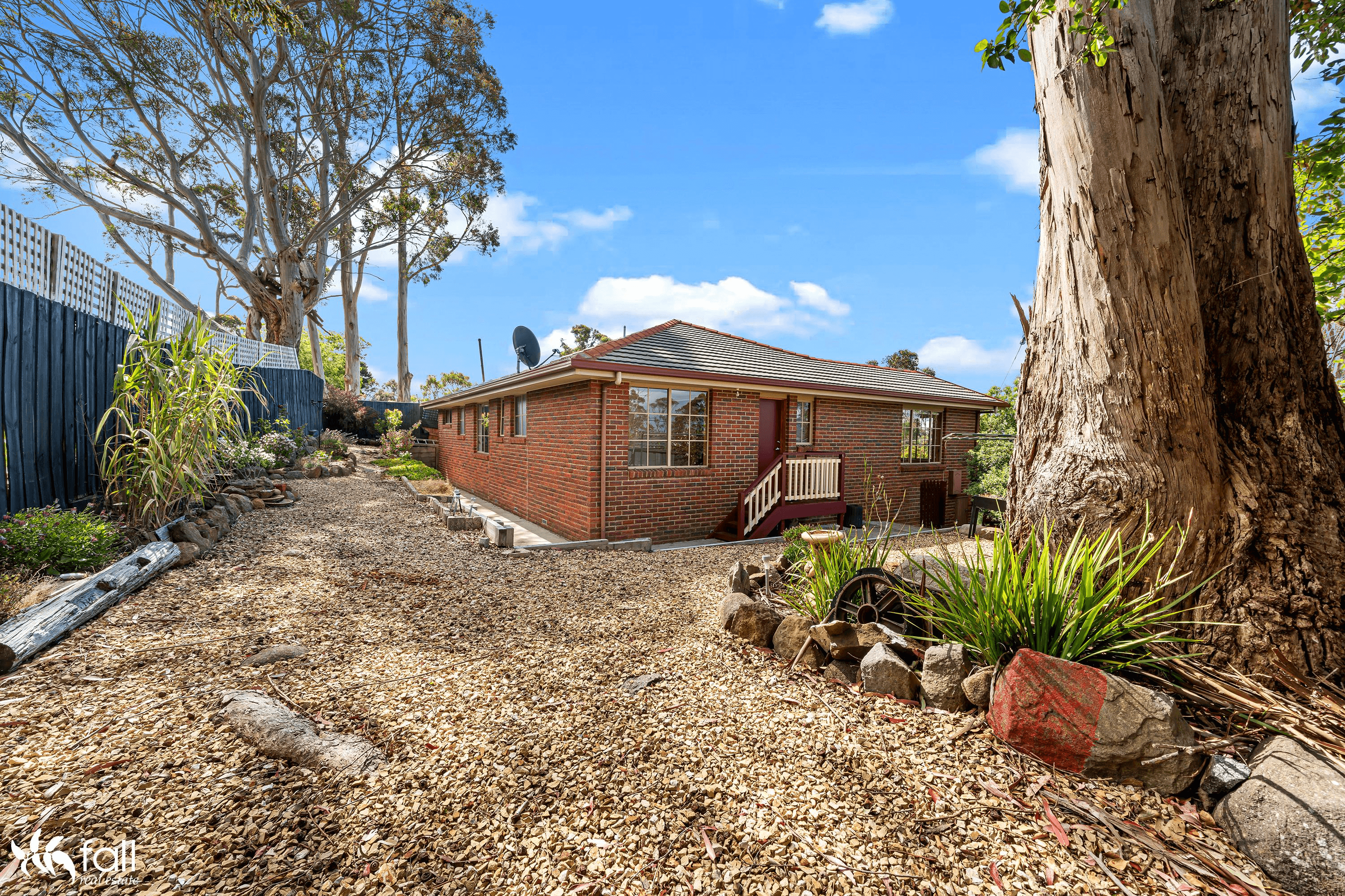 1 Broughton Avenue, MOUNT NELSON, TAS 7007