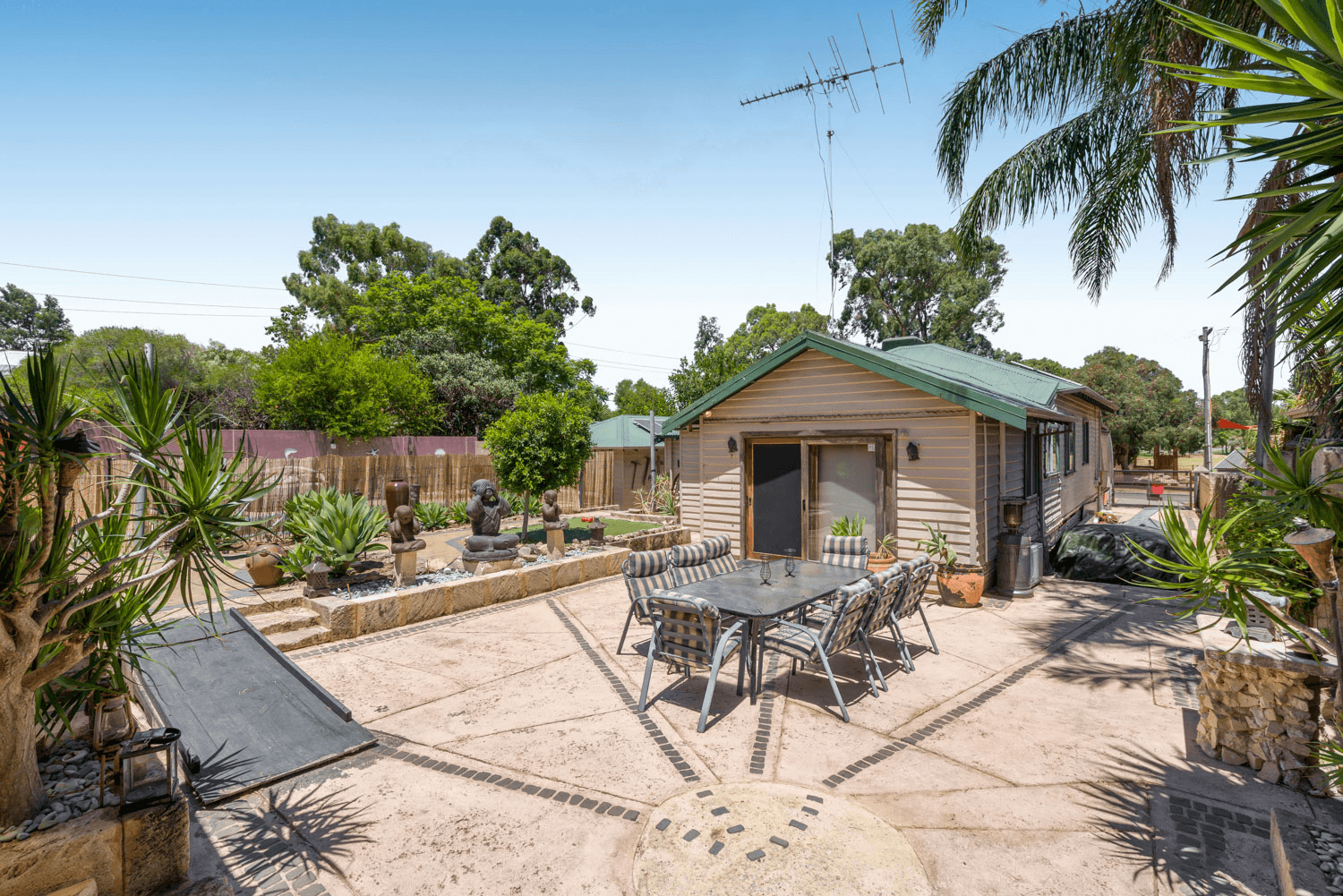 16 Ommanney Street, HAMILTON HILL, WA 6163