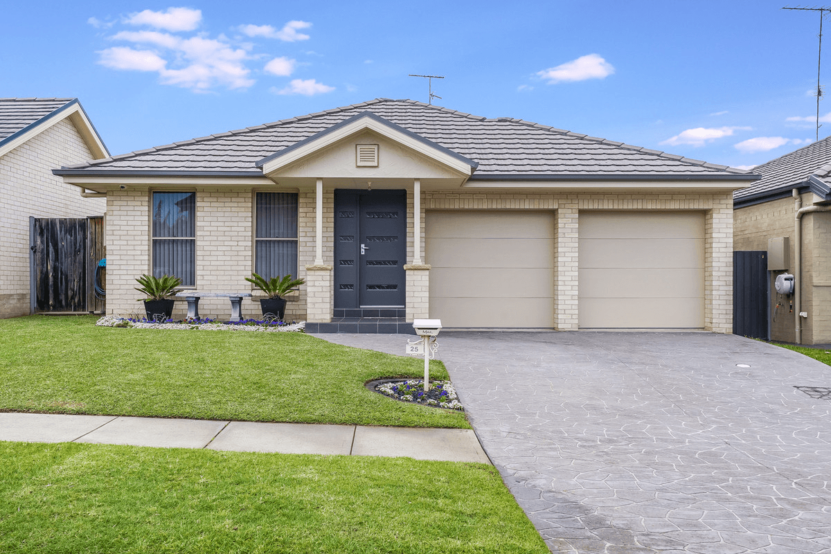 25 Mclucas Circuit, Elderslie, NSW 2570