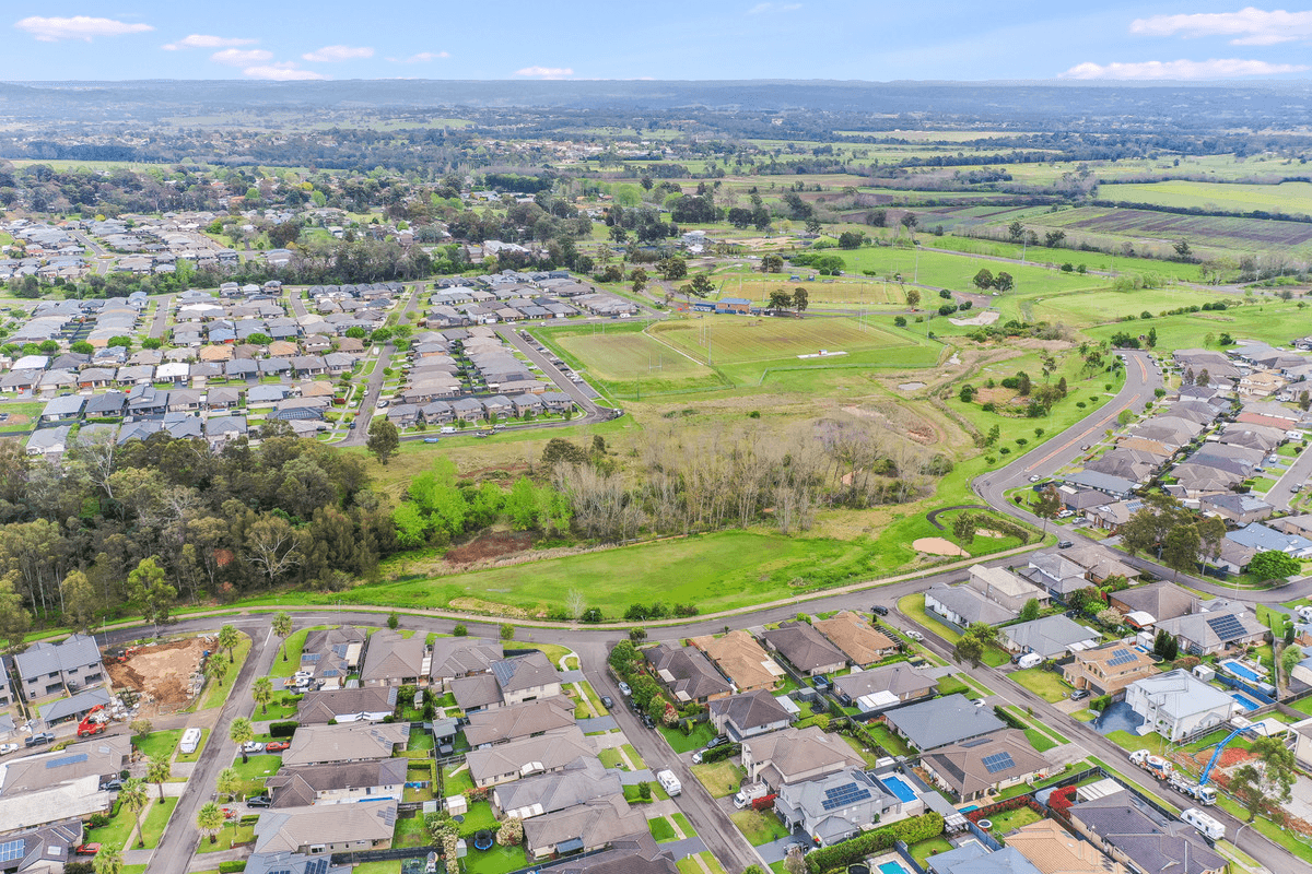 25 Mclucas Circuit, Elderslie, NSW 2570