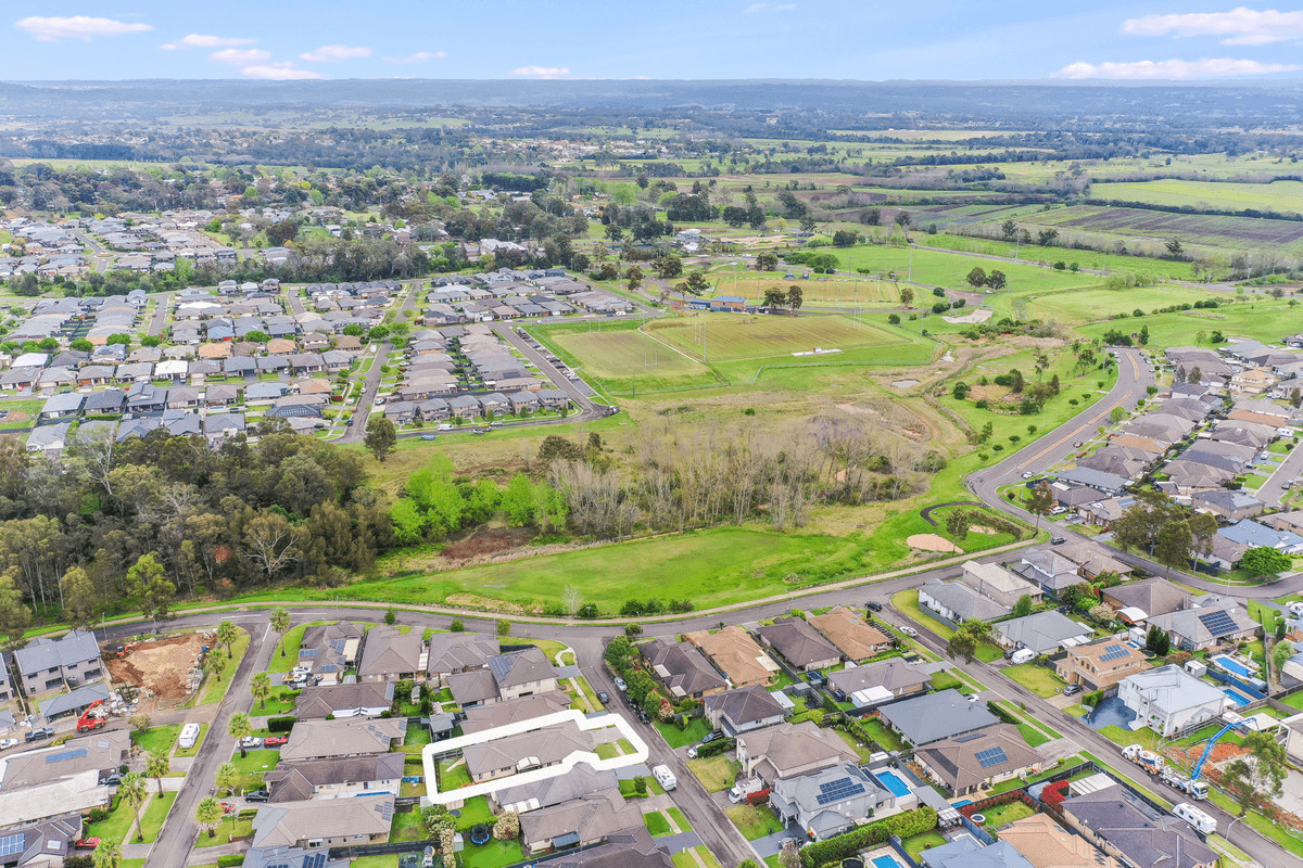 25 Mclucas Circuit, Elderslie, NSW 2570