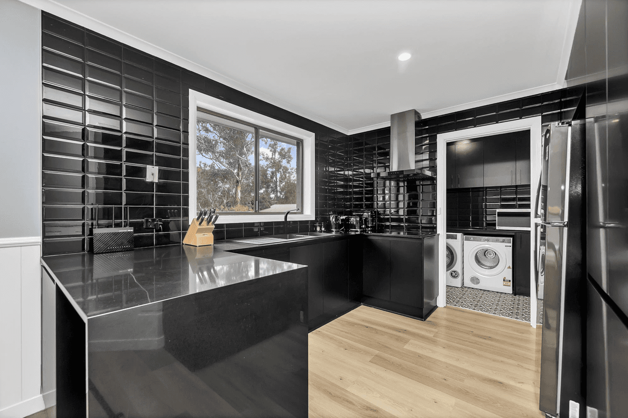 94 Enid Lorimer Circuit, CHISHOLM, ACT 2905