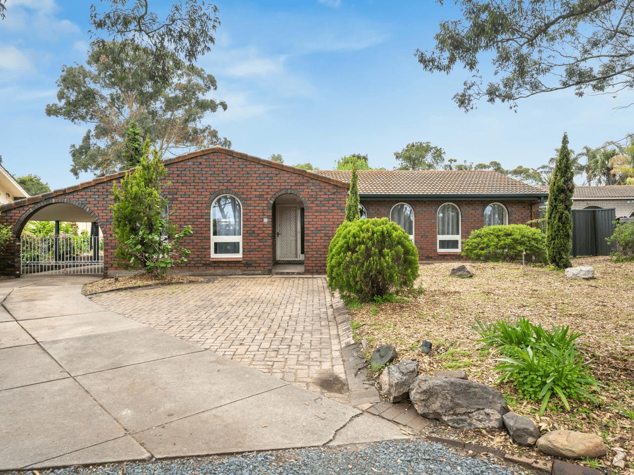 123 Black Road, FLAGSTAFF HILL, SA 5159