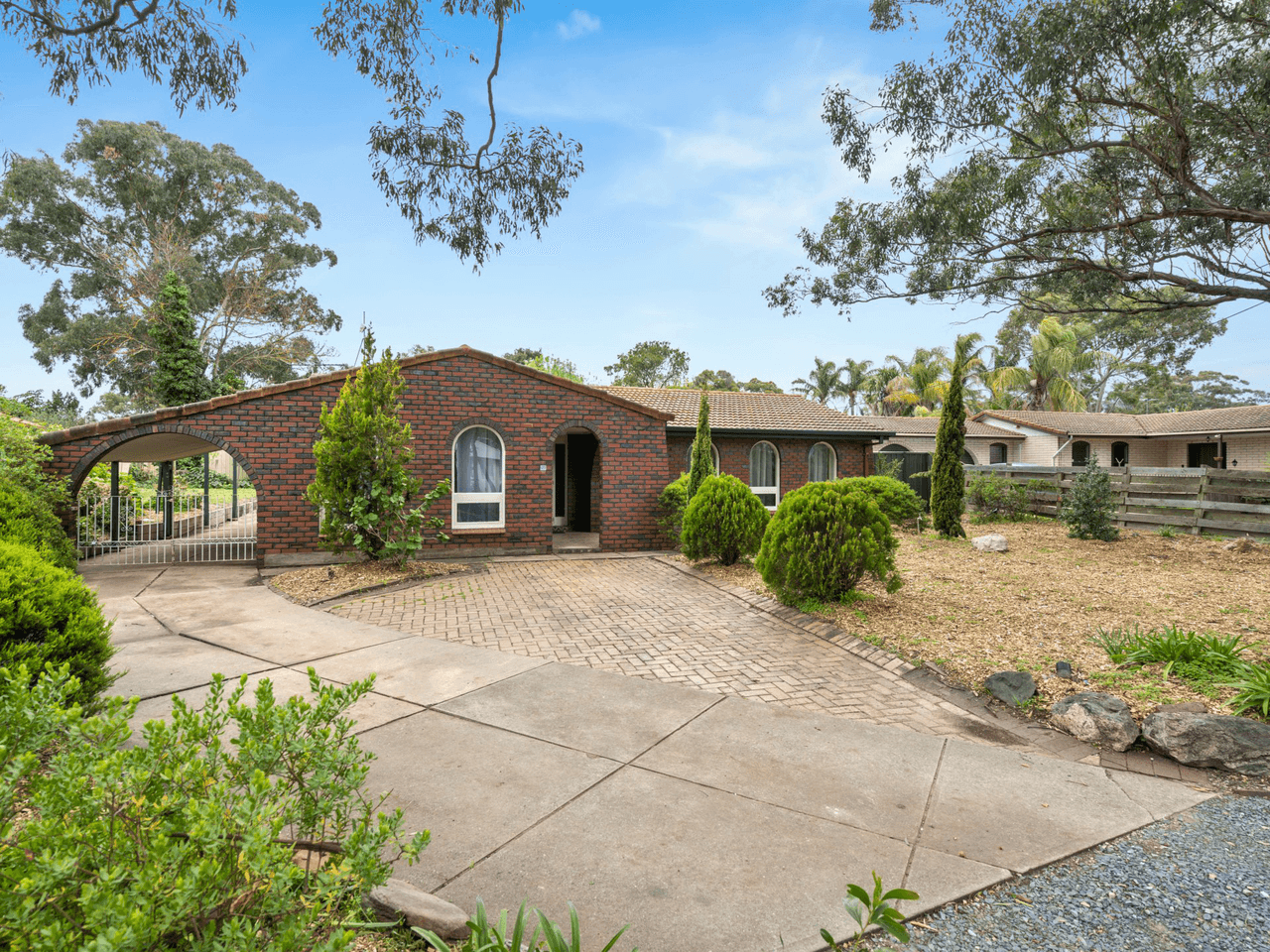 123 Black Road, FLAGSTAFF HILL, SA 5159