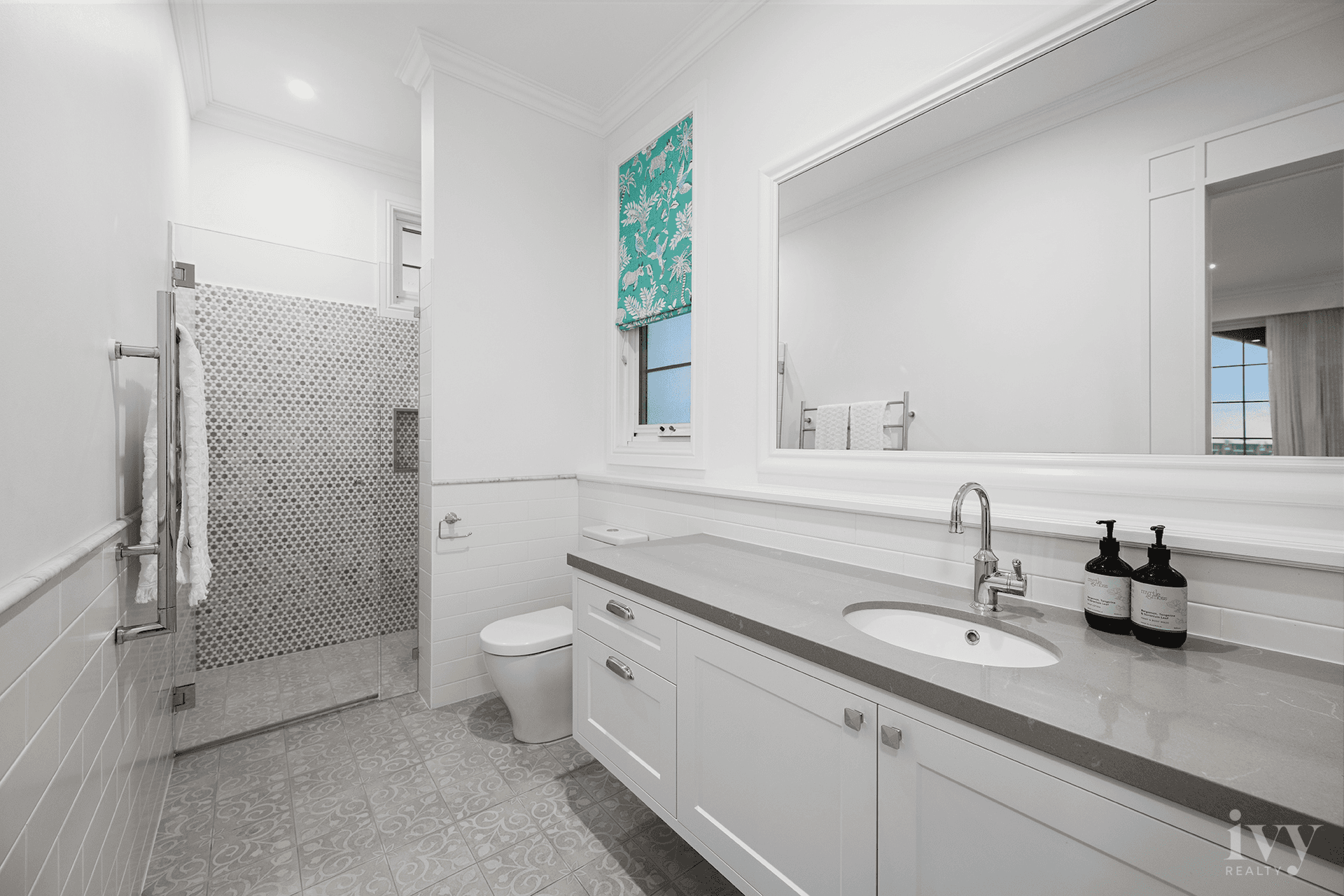 1 Royal Mews, Sovereign Islands, QLD 4216