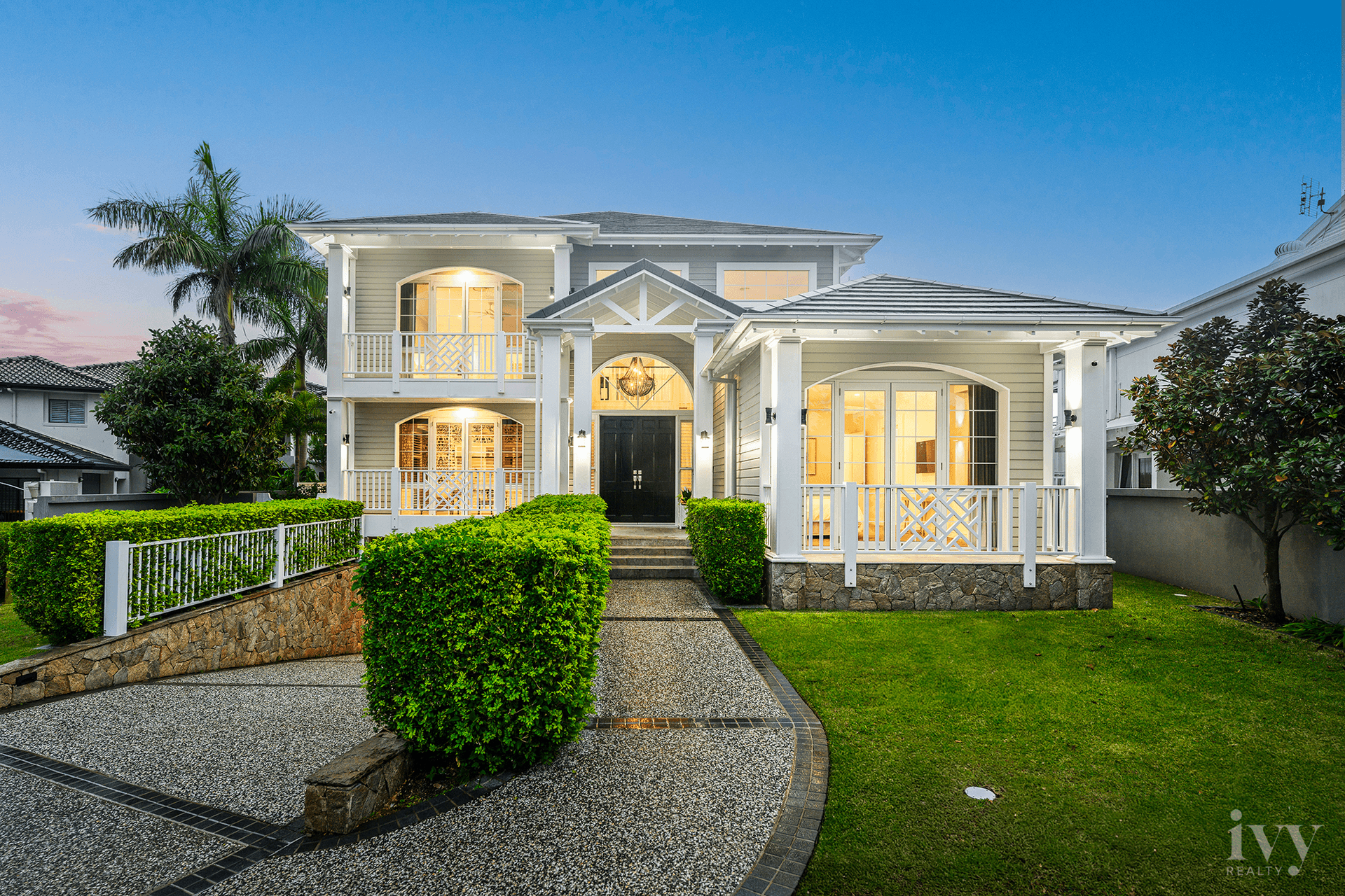 1 Royal Mews, Sovereign Islands, QLD 4216