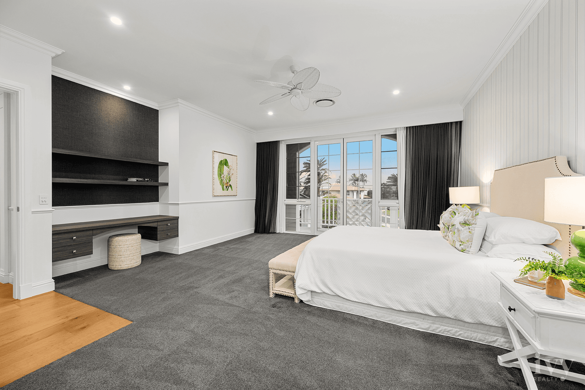 1 Royal Mews, Sovereign Islands, QLD 4216