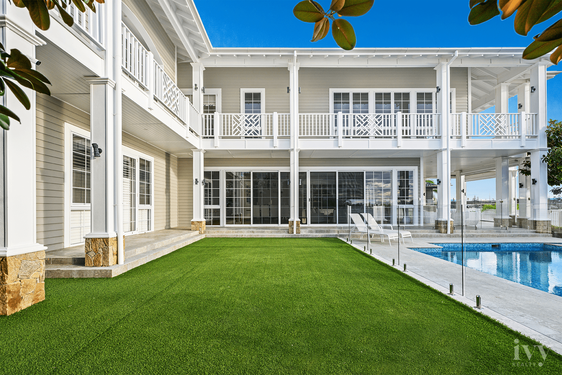 1 Royal Mews, Sovereign Islands, QLD 4216