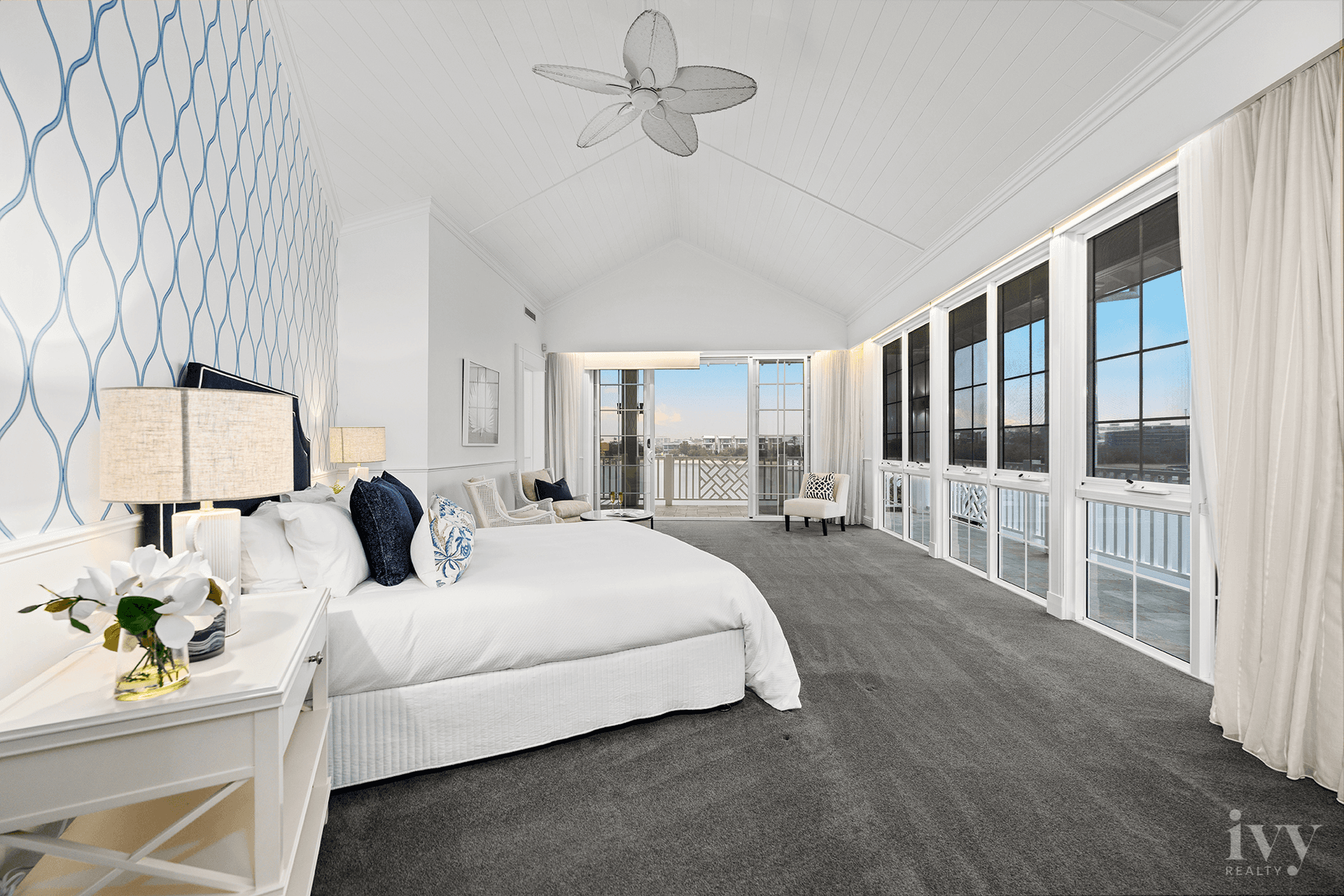 1 Royal Mews, Sovereign Islands, QLD 4216