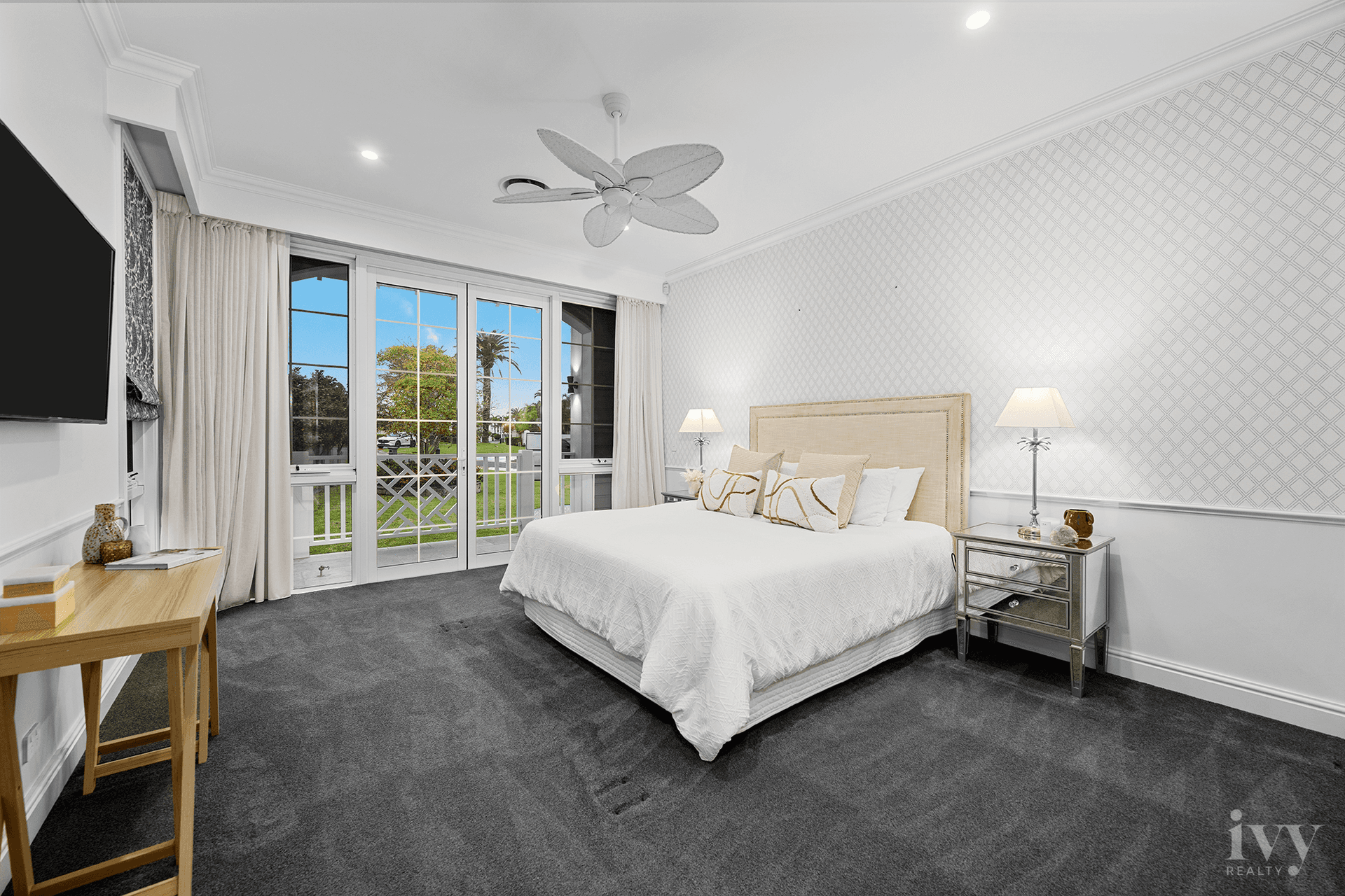 1 Royal Mews, Sovereign Islands, QLD 4216