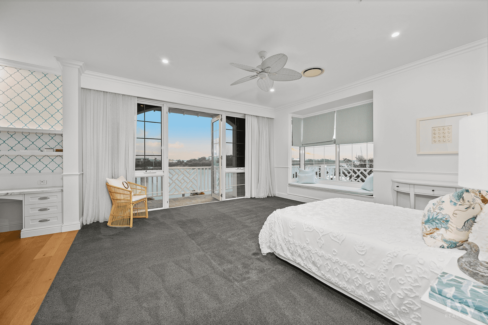 1 Royal Mews, Sovereign Islands, QLD 4216