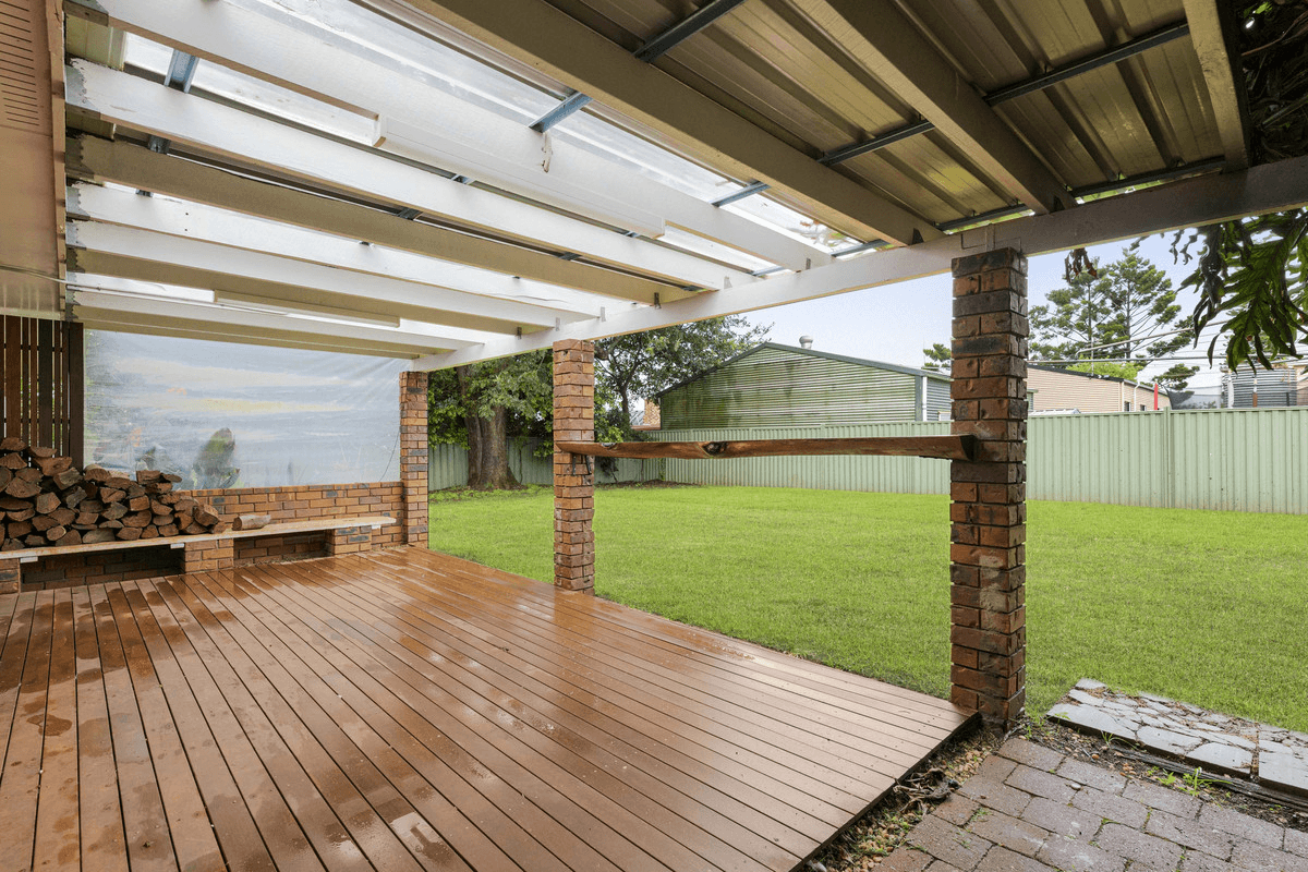 10 Cloake Street, Rockville, QLD 4350