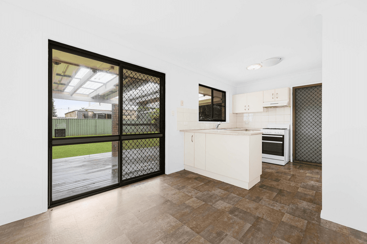 10 Cloake Street, Rockville, QLD 4350