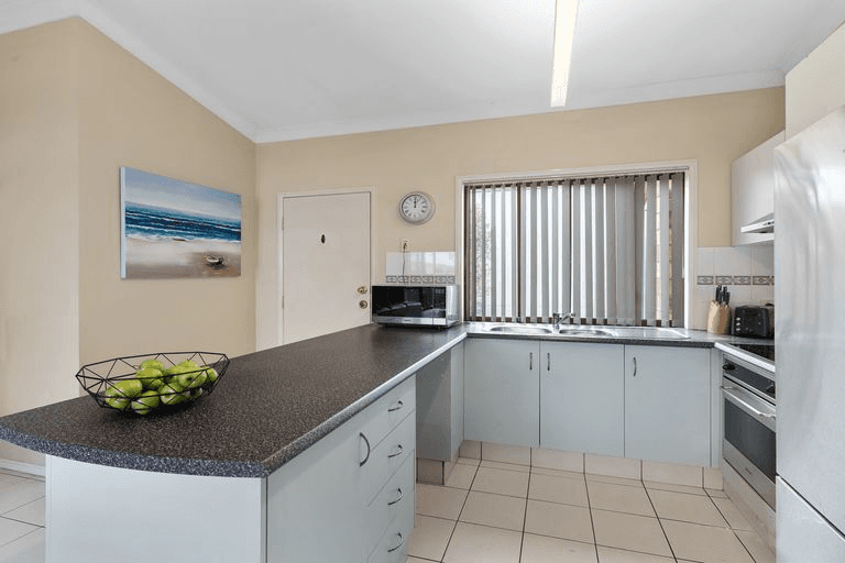 20 Harrision Cr, FOREST LAKE, QLD 4078