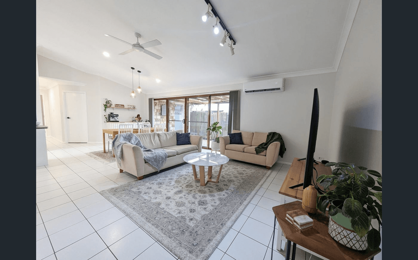 20 Harrision Cr, FOREST LAKE, QLD 4078