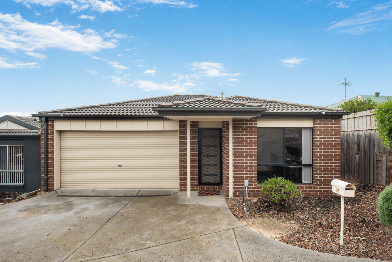 37/11 Hawk Avenue, PAKENHAM, VIC 3810