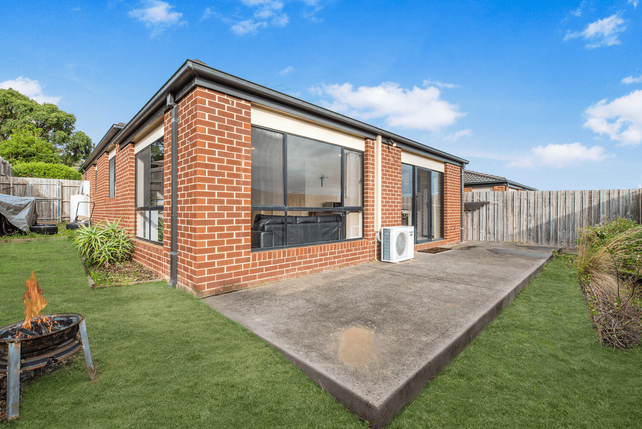 37/11 Hawk Avenue, PAKENHAM, VIC 3810