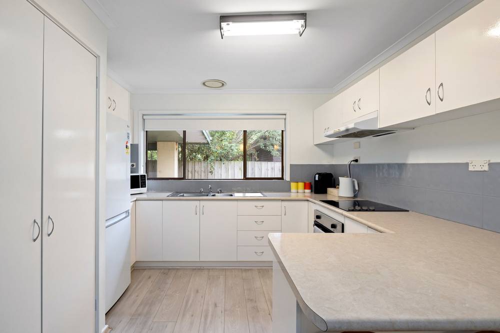 217 Ninth Avenue, Rosebud, VIC 3939