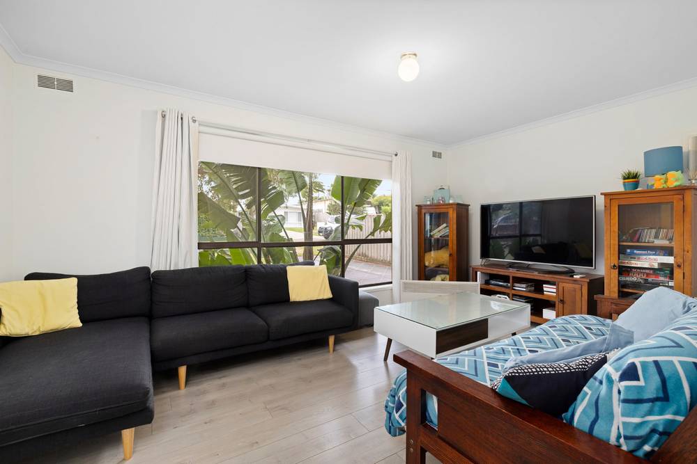 217 Ninth Avenue, Rosebud, VIC 3939