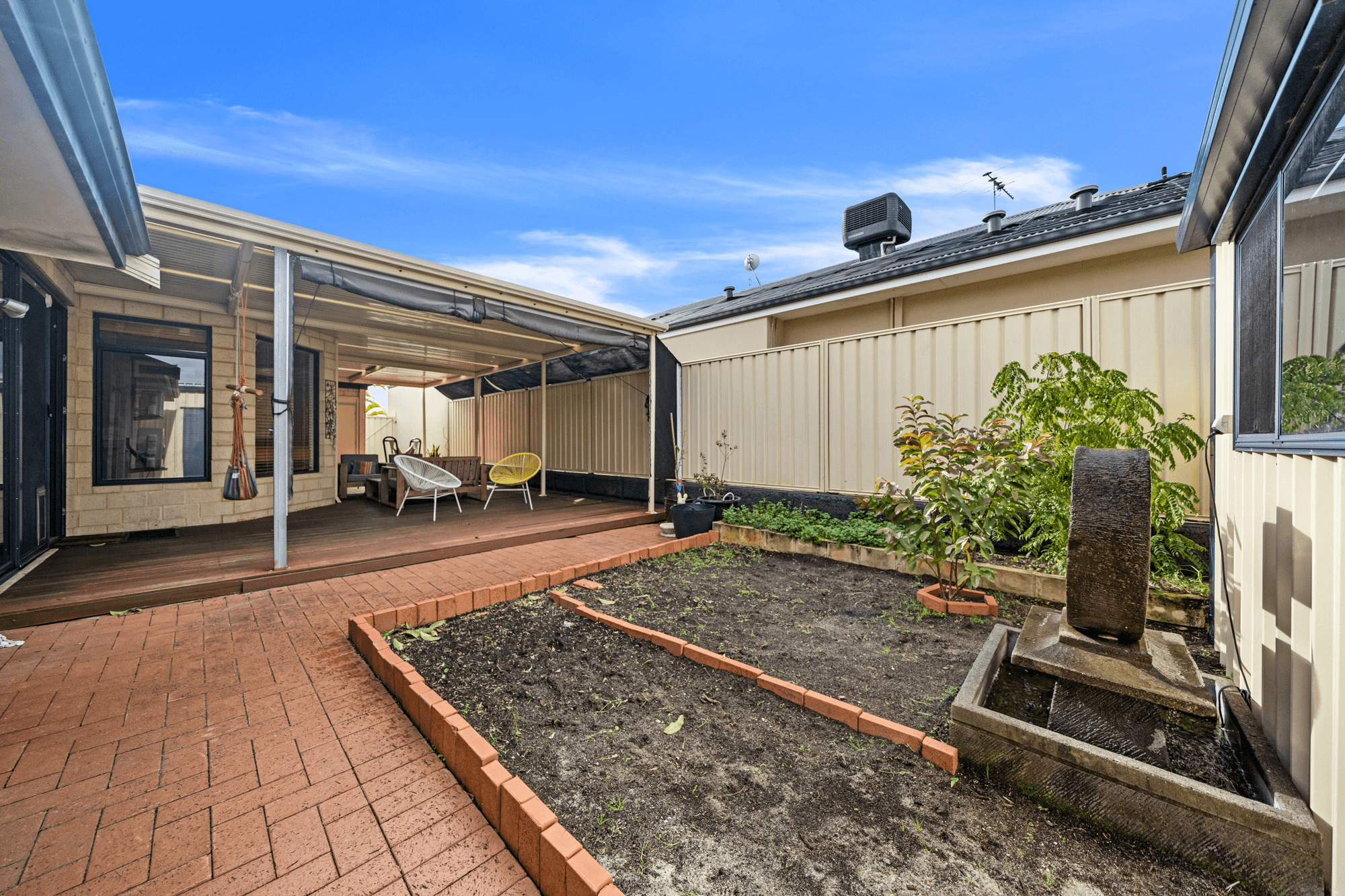 2 Greenwich Parade, CANNING VALE, WA 6155